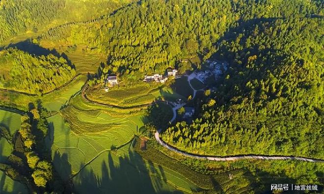 去贵州旅游看什么景点好？推荐5个当地知名景点让你不虚此行！bwin体育(图1)